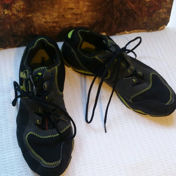 Mens 11.5 Under Armour Sneakers - Picture 8 of 8